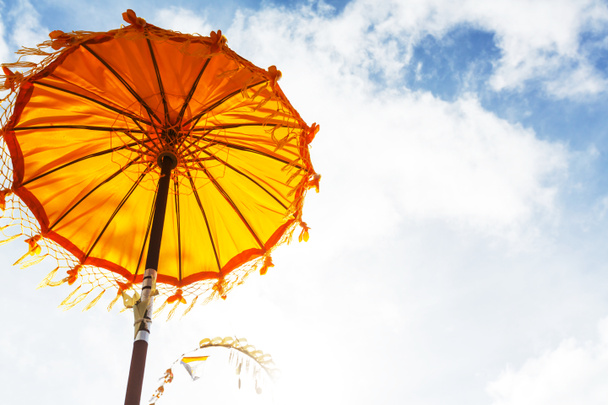 Umbrella in temple - Фото, изображение