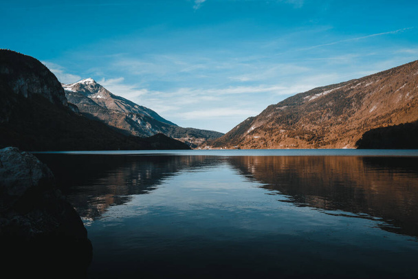 прекрасний вид на озеро Молліка
 - Фото, зображення