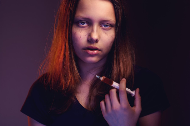 Teen girl addict - Foto, immagini