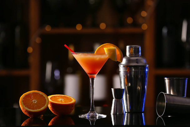 Glass of tasty Sex on the Beach cocktail on table in bar - Φωτογραφία, εικόνα