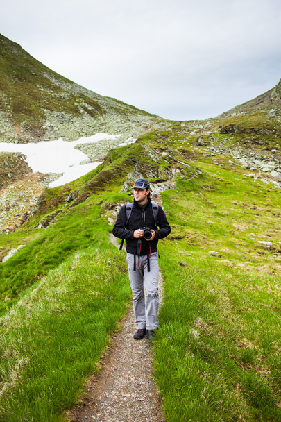 Young caucasian hiker - Zdjęcie, obraz