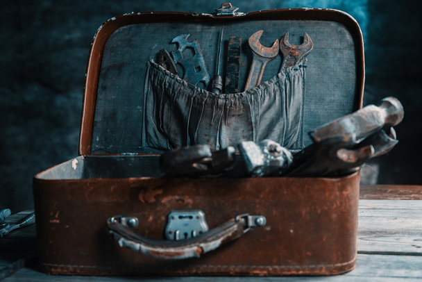 Old working tools in suitcase - Фото, зображення