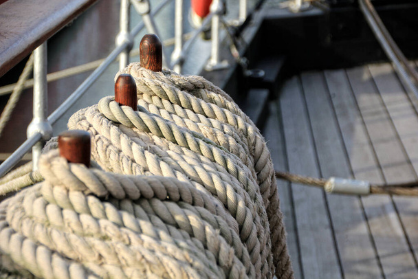 A brown nautical rope on the ship - Fotoğraf, Görsel