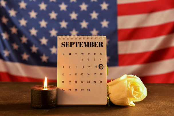米国の旗に対するテロ攻撃の犠牲者のための祈りと追悼の日のための構成 - 写真・画像