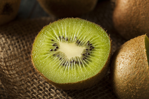Fresh Organic Green Kiwi - Zdjęcie, obraz
