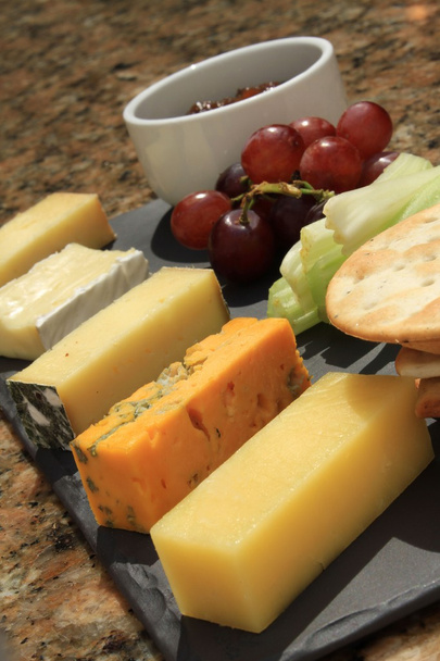 Placa de queijo de prato de seleção de queijo
 - Foto, Imagem