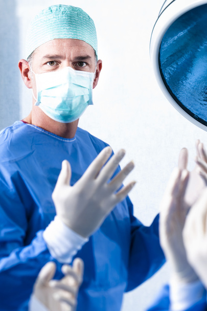 αρσενικό Χειρουργός στην εργασία - Φωτογραφία, εικόνα