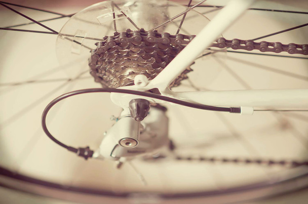 Mountainbike-Kassette am Rad mit Kette - Foto, Bild