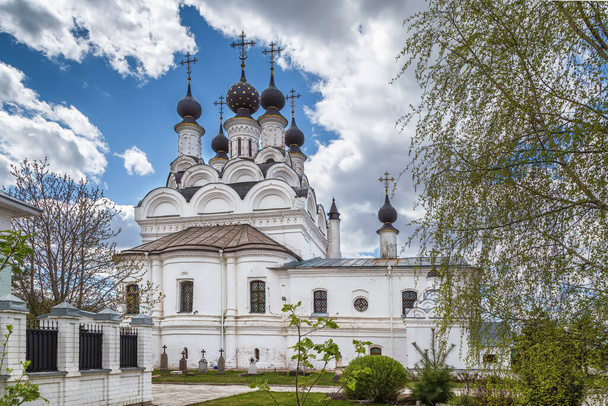 Het Heilig Aankondigingsklooster is een orthodox klooster in Murom, Rusland. Aankondiging kathedraal - Foto, afbeelding