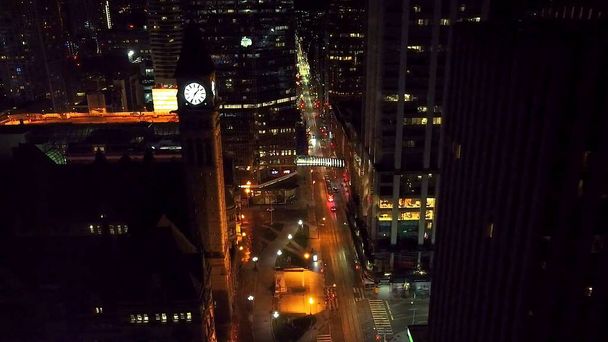 Ciudad nocturna desde arriba. Torre del reloj. - Foto, imagen