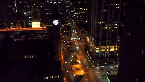 Cidade nocturna. Torre do relógio. Vista de cima - Foto, Imagem