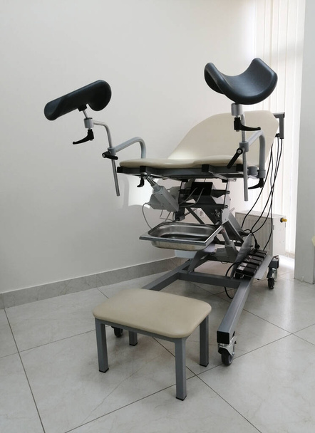 nőgyógyászati szék orvosi klinika női egészség - Fotó, kép