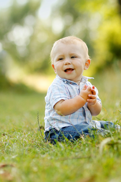Little boy in summer day - Valokuva, kuva