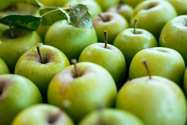 uma sessão de fundo cheio de maçãs verdes - Foto, Imagem
