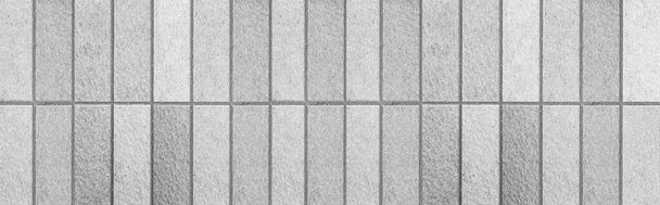 Панорама Белой гранитной плитки стены с винтажным рисунком текстуры и фона бесшовные - Фото, изображение