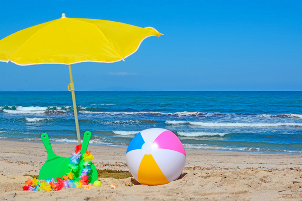 пляжные ракетки и мяч
 - Фото, изображение