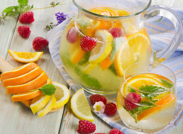 Fruit drink with fresh berries - Photo, image