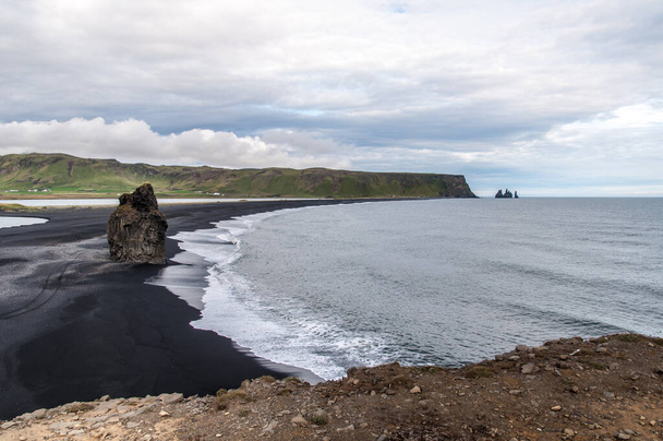 The Dyrholaey, a small promontory in Iceland - Zdjęcie, obraz