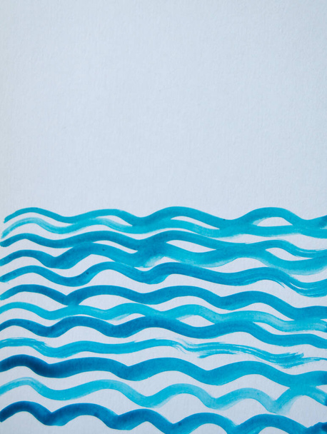 Абстрактний акварельний синій вертикальний фон з хвилястими лініями та простір для тексту
. - Фото, зображення