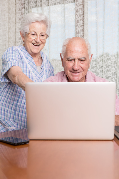Couple retraité souriant
 - Photo, image