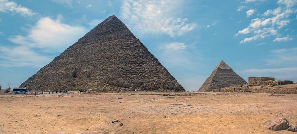 Egito, Cairo - 13 de abril de 2021: Grandes Pirâmides de Gizé, Patrimônio Mundial da UNESCO, Egito - Foto, Imagem
