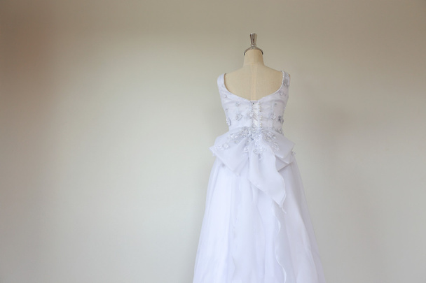 Vestido de boda fondo blanco
 - Foto, imagen