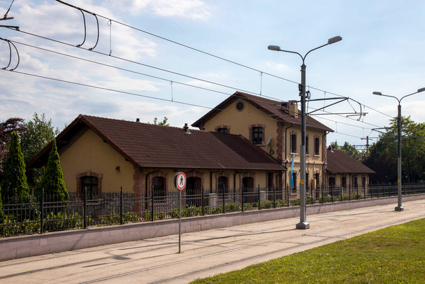 La histórica estación de tren de Kocaeli sirve actualmente como museo. 1 de julio de 2021, Kocaeli, Turquía - Foto, imagen