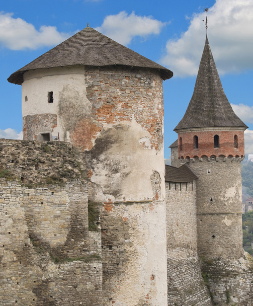 Torre de vigia antiga em um céu de fundo. Ucrânia
 - Foto, Imagem
