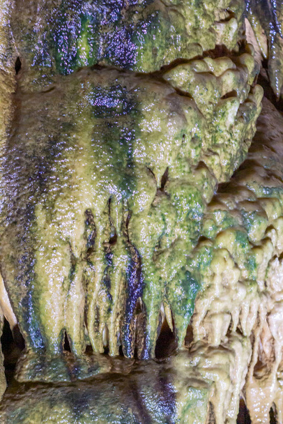 A belső udvarra Karaca barlang található, Cebeli Village, Torul Town, Gumushane city, Törökország - Fotó, kép