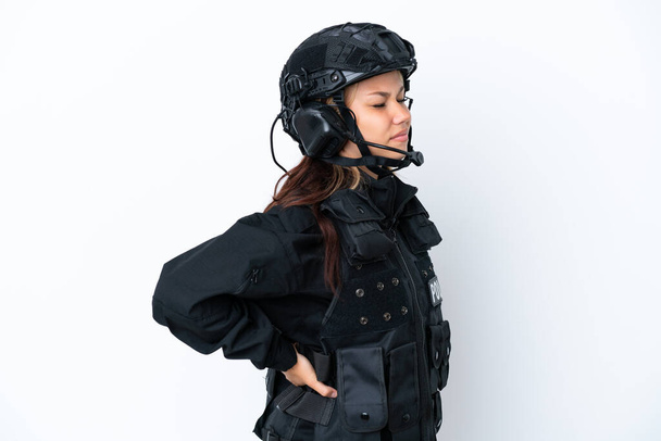 SWAT Donna russa isolata su sfondo bianco che soffre di mal di schiena per aver fatto uno sforzo - Foto, immagini