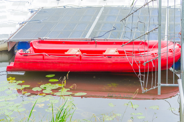 červený člun - Fotografie, Obrázek