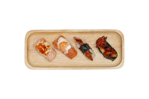 Sushi definido na placa isolada no fundo branco - caminhos de recorte. - Foto, Imagem