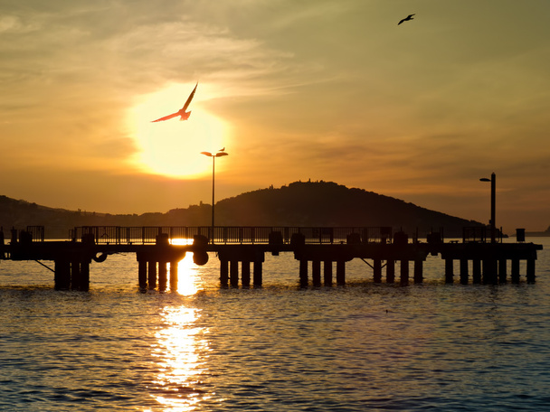 Sunset on the Princes 'Islands.View of Heybeliada Turkey, presidentb
 - Фото, изображение