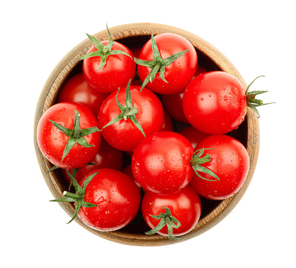 Tahta tabakta taze domatesler izole edilmiş beyaz arka planda. - Fotoğraf, Görsel