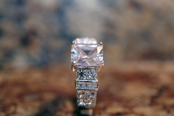 Diamond Wedding or Engagement Ring. Diamond ring in white gold or platinum band. - 写真・画像