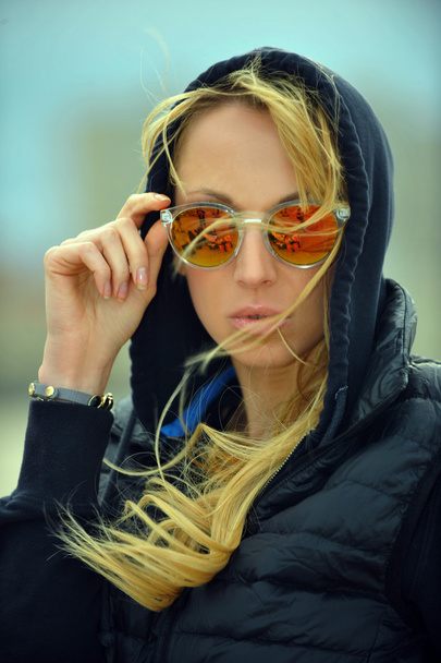 Fashionable woman wearing jacket - Fotoğraf, Görsel