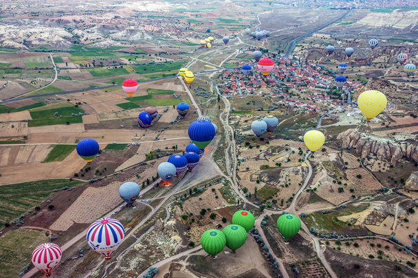 Εμφάνιση του μπαλόνια, Γκιόρεμε, Καππαδοκία, Τουρκία, - Φωτογραφία, εικόνα