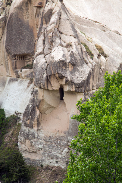 A barlang kolostor hegyi táj - Fotó, kép