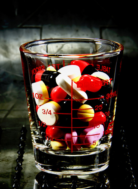 pilulka ve skle - Fotografie, Obrázek