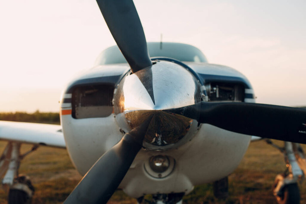Airplane Motor with Propeller Blades and air intake - Valokuva, kuva