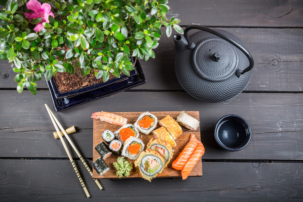 Sushi served and ready to eat - Foto, Bild