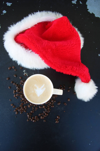 Santa Hat with Coffee. Santa Hat with Latte or Coffee or Espresso or Hot Chocolate. - Valokuva, kuva