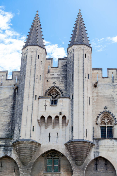 Avignon, eine Stadt in der südöstlichen Region Frances Provence, liegt am Rhein. Von 1309 bis 1377 war es Sitz der katholischen Päpste. Es blieb unter päpstlicher Herrschaft, bis es 1791 Teil Frankreichs wurde..  - Foto, Bild