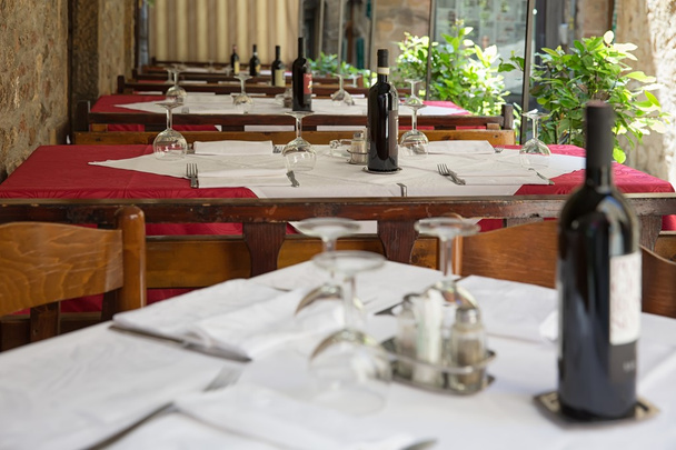 Angolo pranzo all'aperto in Toscana
 - Foto, immagini