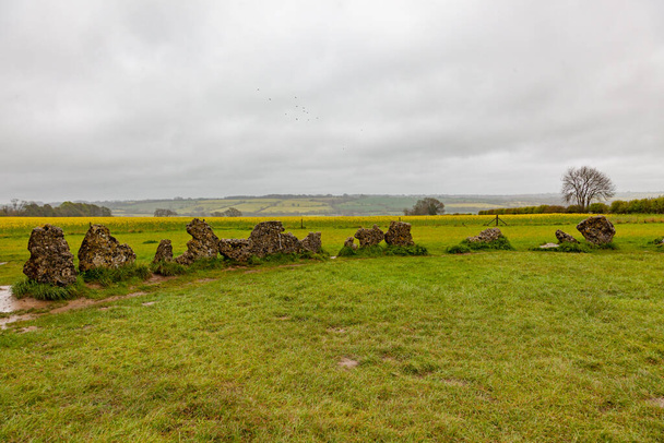 Les Rollright Stones sont un complexe de trois monuments mégalithiques néolithiques et de l'âge du bronze près du village de Long Compton, aux frontières de l'Oxfordshire et du Warwickshire.. - Photo, image