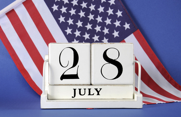vintage stijl white blok kalender voor 28 juli, beginnen van Wereldoorlog i, centenary - Foto, afbeelding