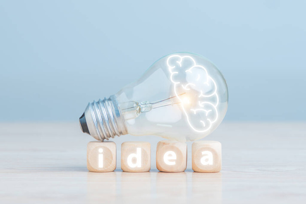 Glühbirne, kreative neue Idee, Idee hell und Lösungskonzepte. - Foto, Bild