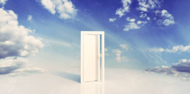 Открыть дверь в голубое небо с пушистыми облаками. Надежда, новая жизнь, концепция перемен. - Фото, изображение