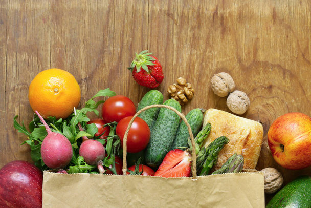 paquete de compras productos ecológicos - frutas y verduras
 - Foto, Imagen
