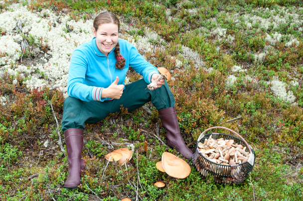 Woman with mushrooms - Фото, изображение